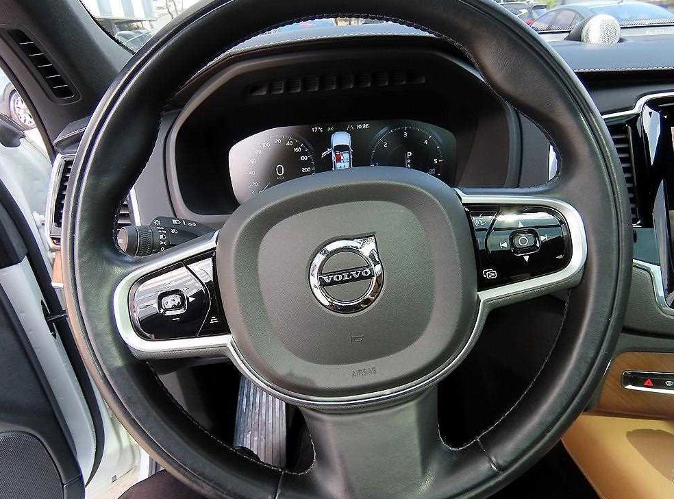 볼보 XC90 2.0 D5 AWD 사진 8