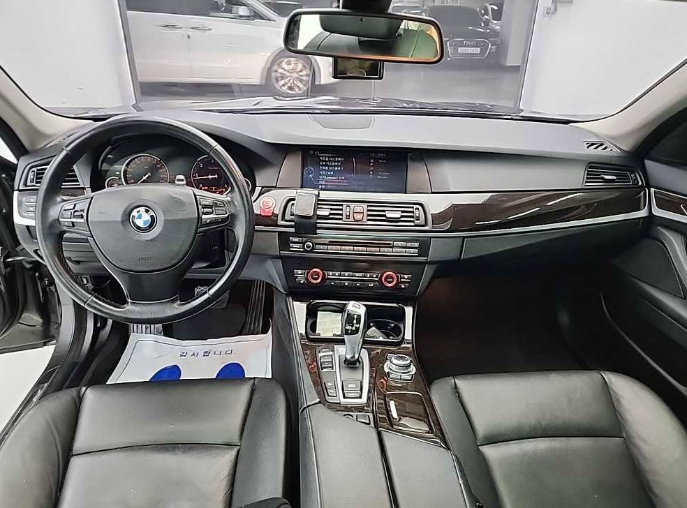 BMW 5시리즈 525d xDrive 사진 7