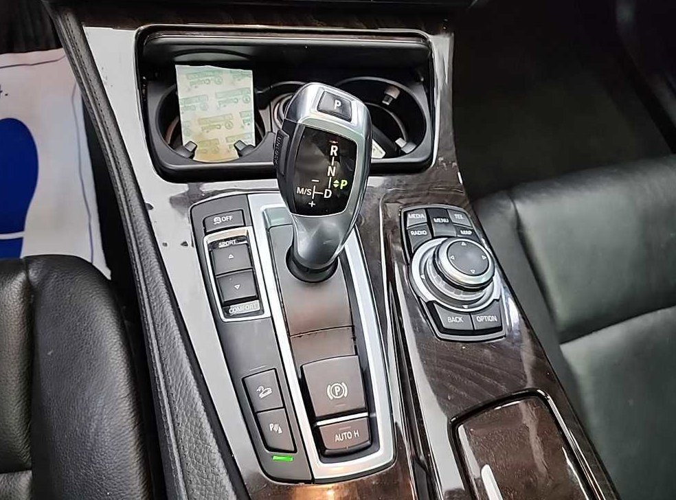BMW 5시리즈 525d xDrive 사진 8