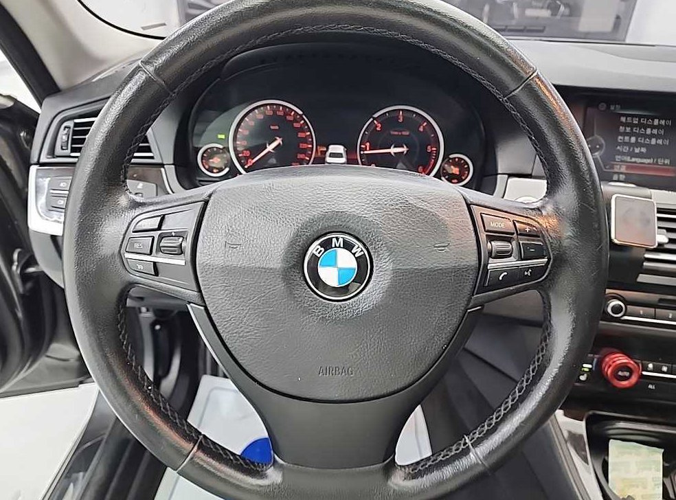 BMW 5시리즈 525d xDrive 사진 9