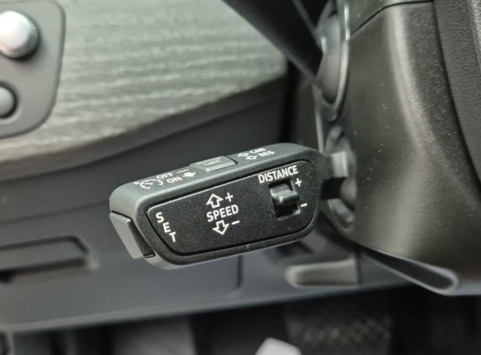 아우디 A4 40 TFSI 프리미엄 사진 16