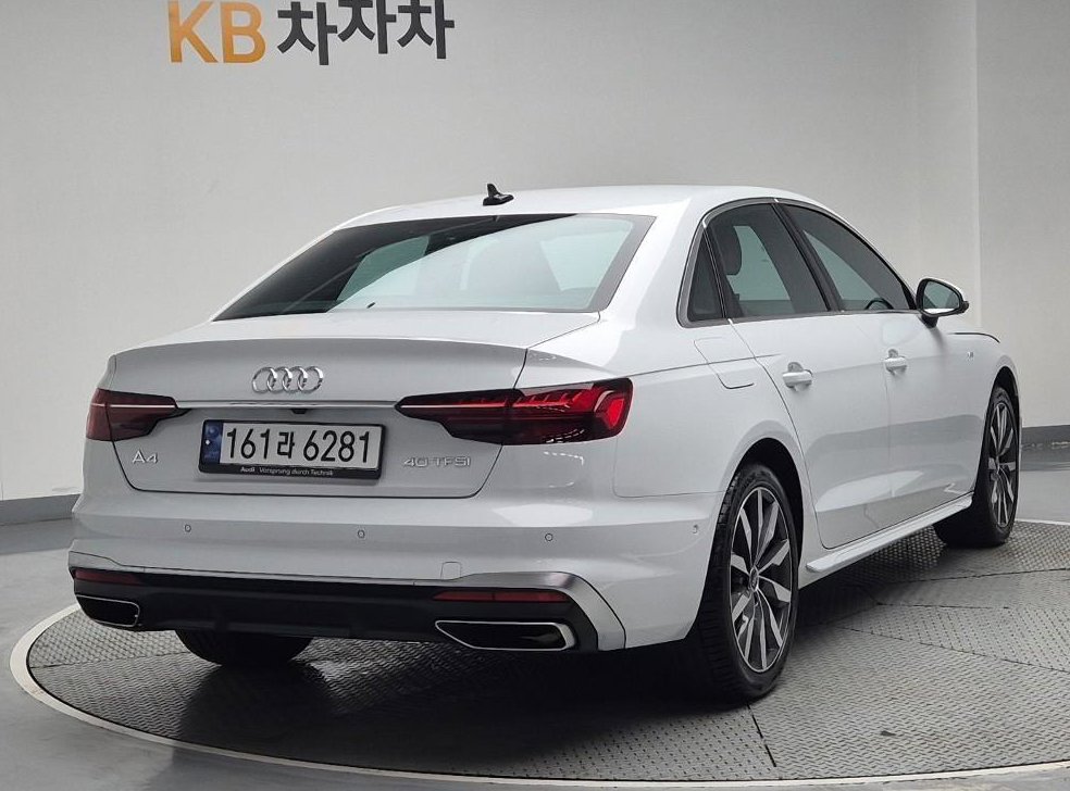 아우디 A4 40 TFSI 프리미엄 사진 3