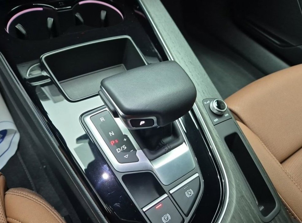 아우디 A4 40 TFSI 프리미엄 사진 8