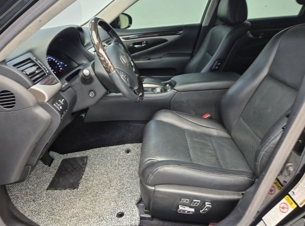 렉서스 LS AWD 사진 13