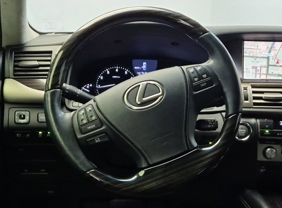 렉서스 LS AWD 사진 8