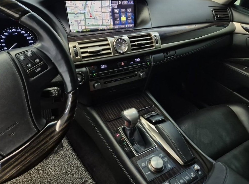 렉서스 LS AWD 사진 9