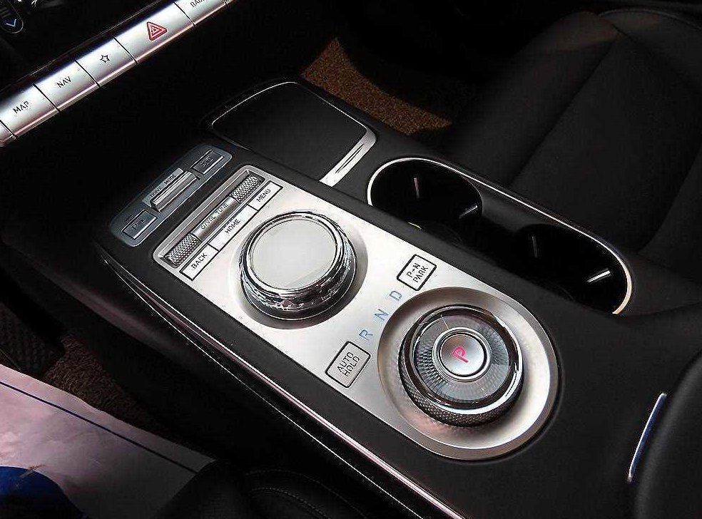 제네시스 GV70 2.2 디젤 2WD 사진 10
