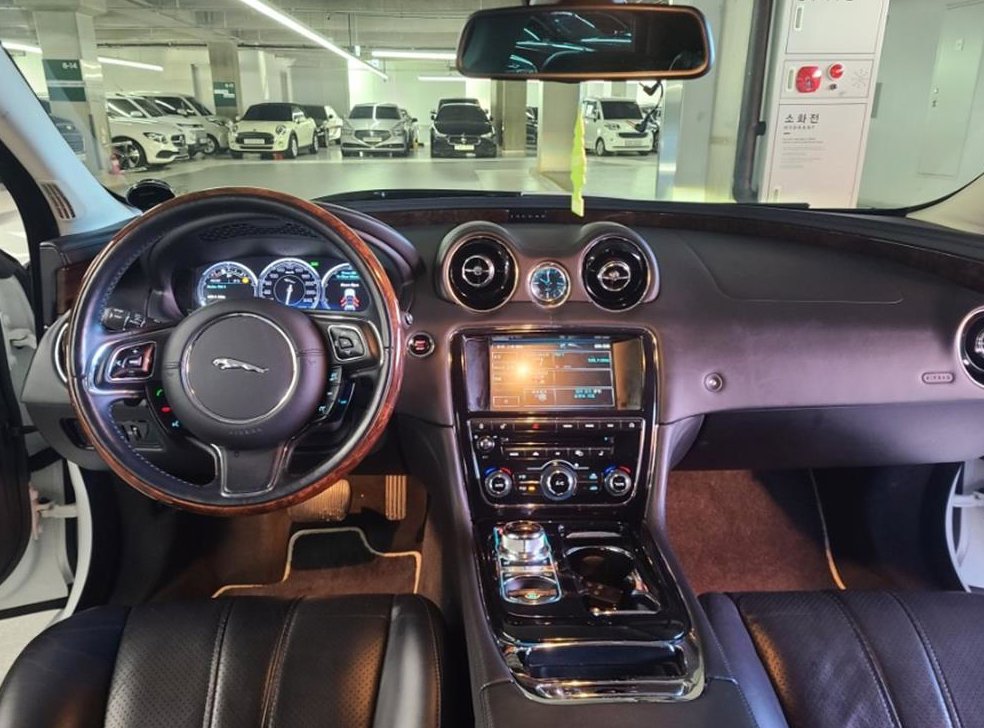 재규어 XJ 3.0D 사진 10