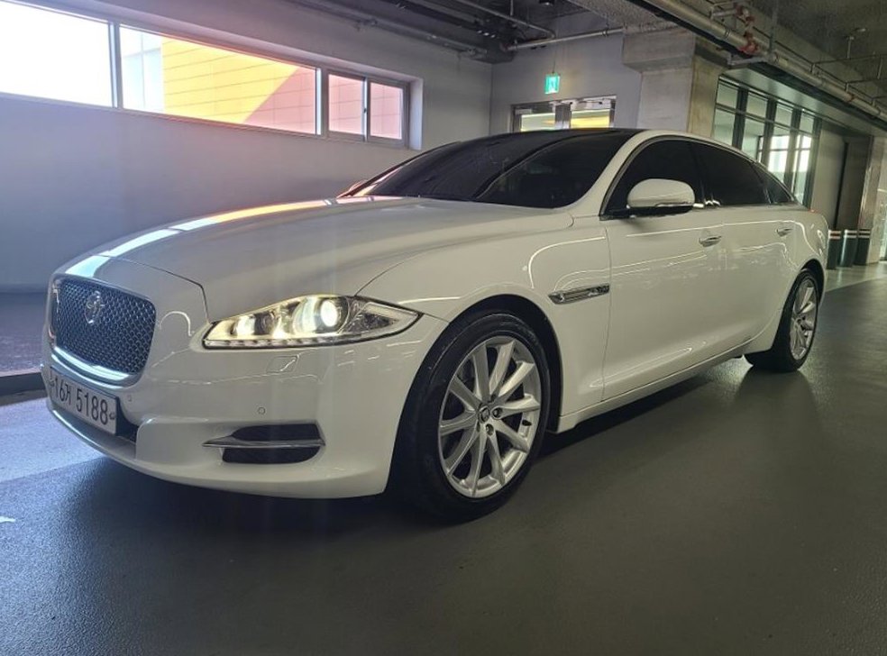 재규어 XJ 3.0D 사진 2