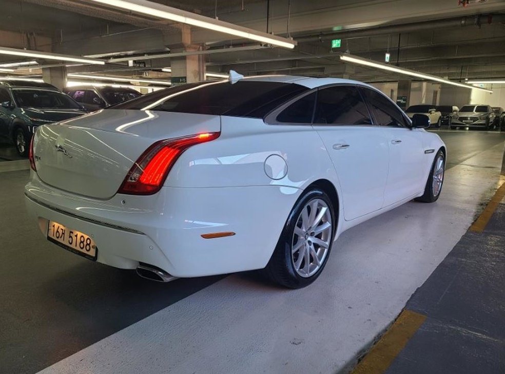 재규어 XJ 3.0D 사진 6