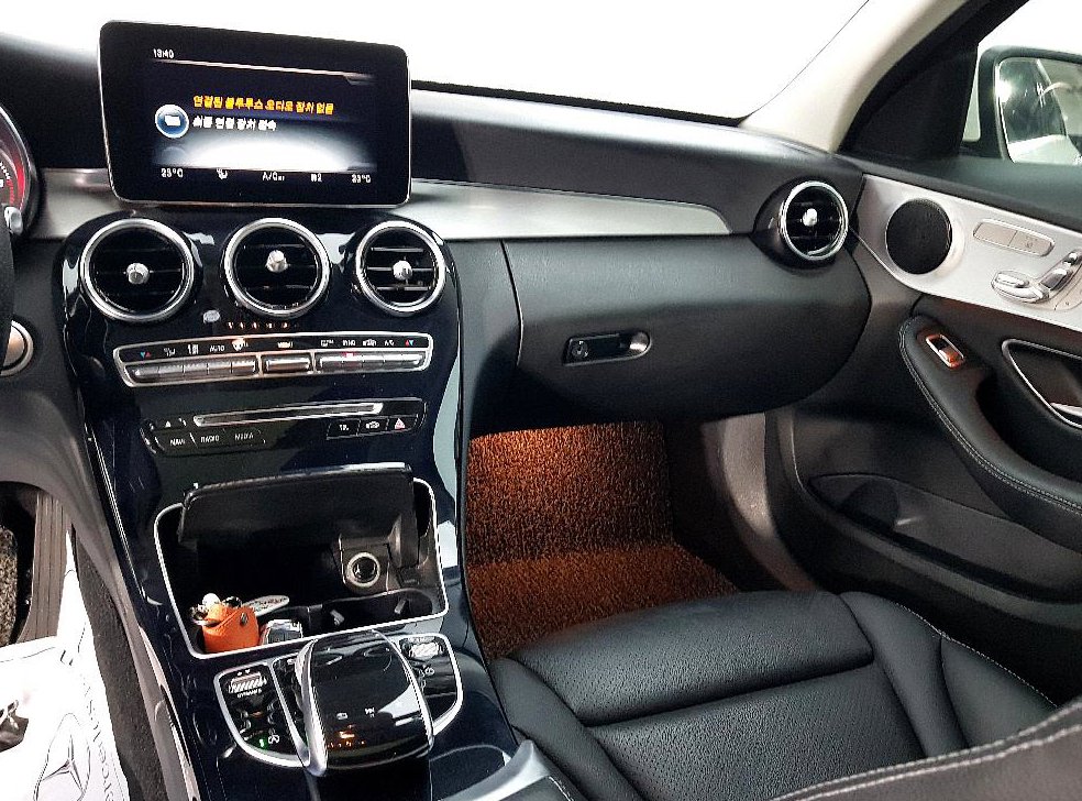 벤츠 C 클래스 C220 d 4MATIC 사진 10