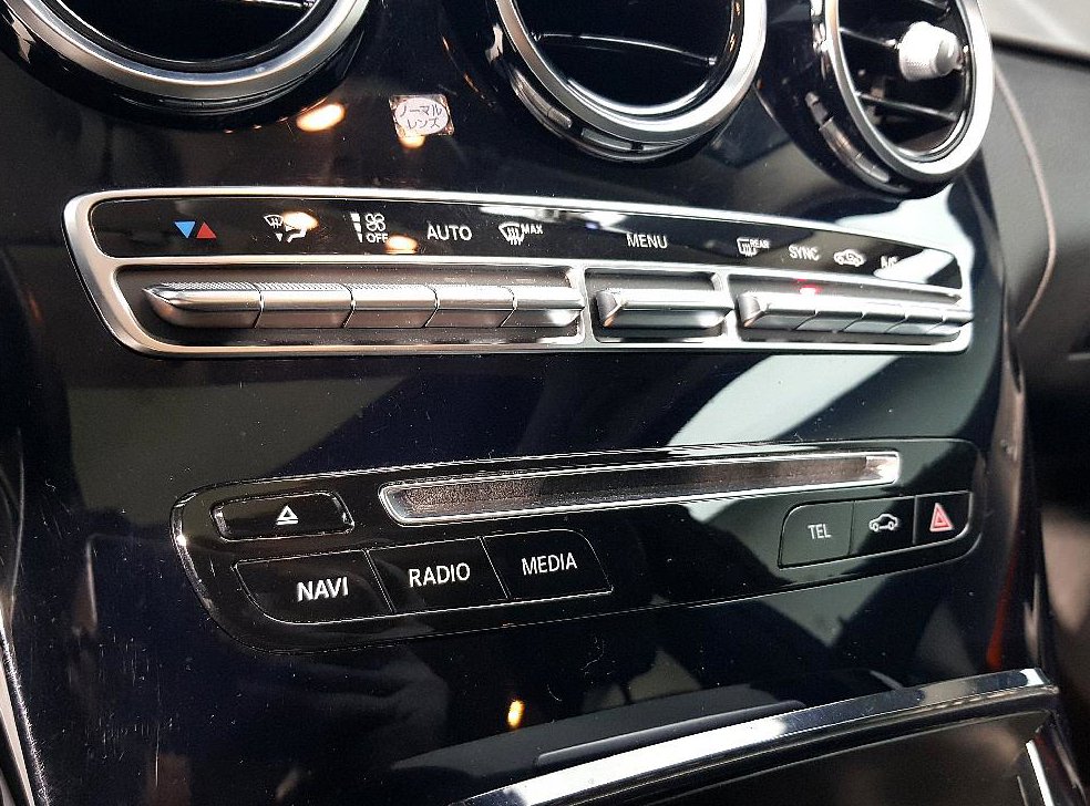벤츠 C 클래스 C220 d 4MATIC 사진 11