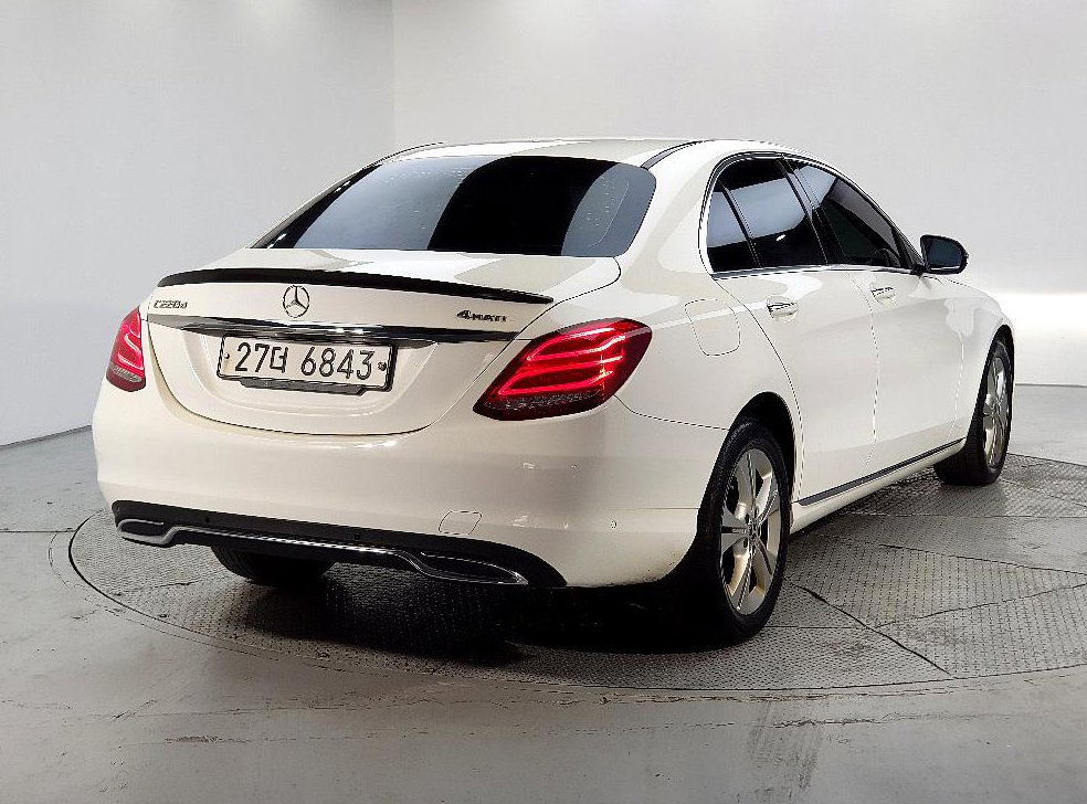 벤츠 C 클래스 C220 d 4MATIC 사진 4