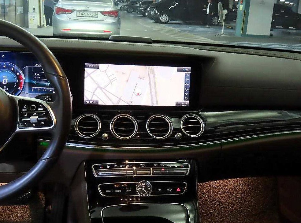 벤츠 E 클래스 E450 4MATIC 익스클루시브 사진 11