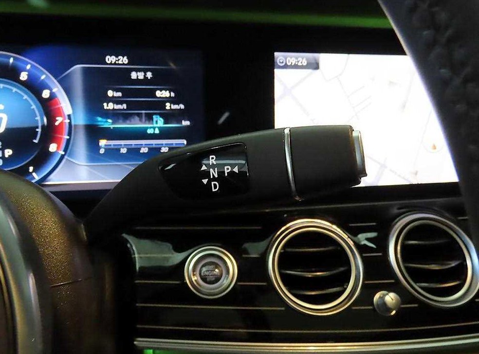 벤츠 E 클래스 E450 4MATIC 익스클루시브 사진 12