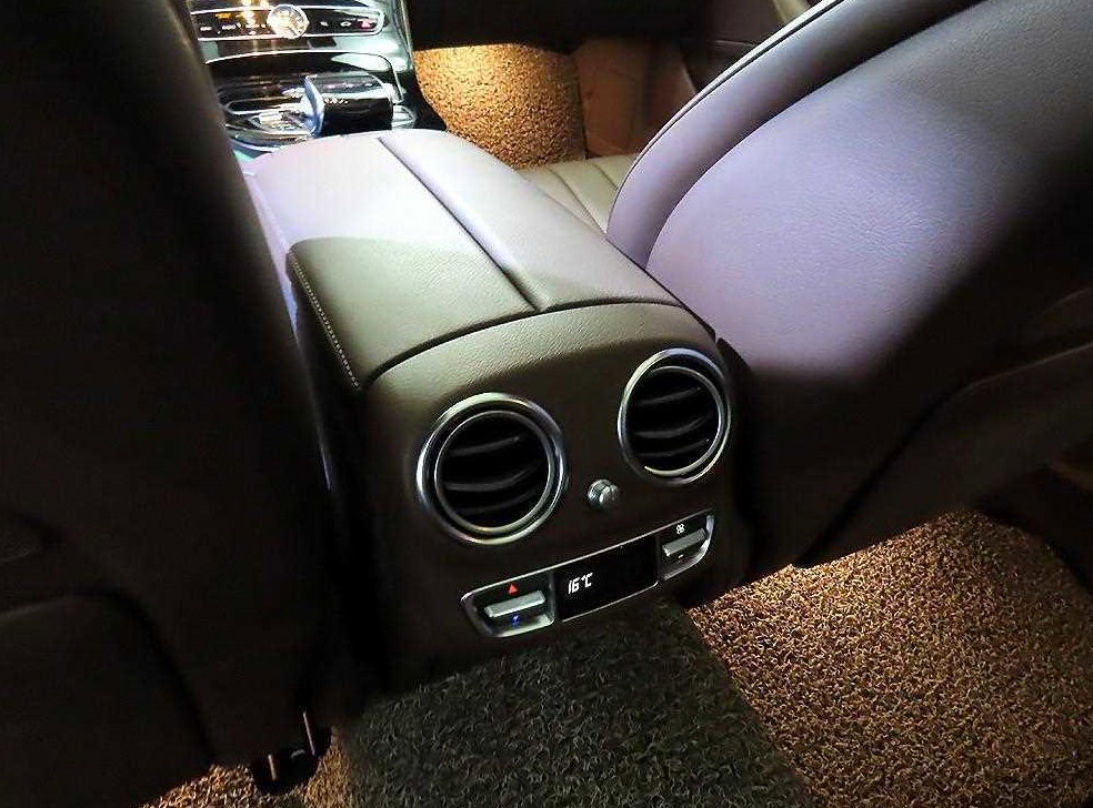 벤츠 E 클래스 E450 4MATIC 익스클루시브 사진 15