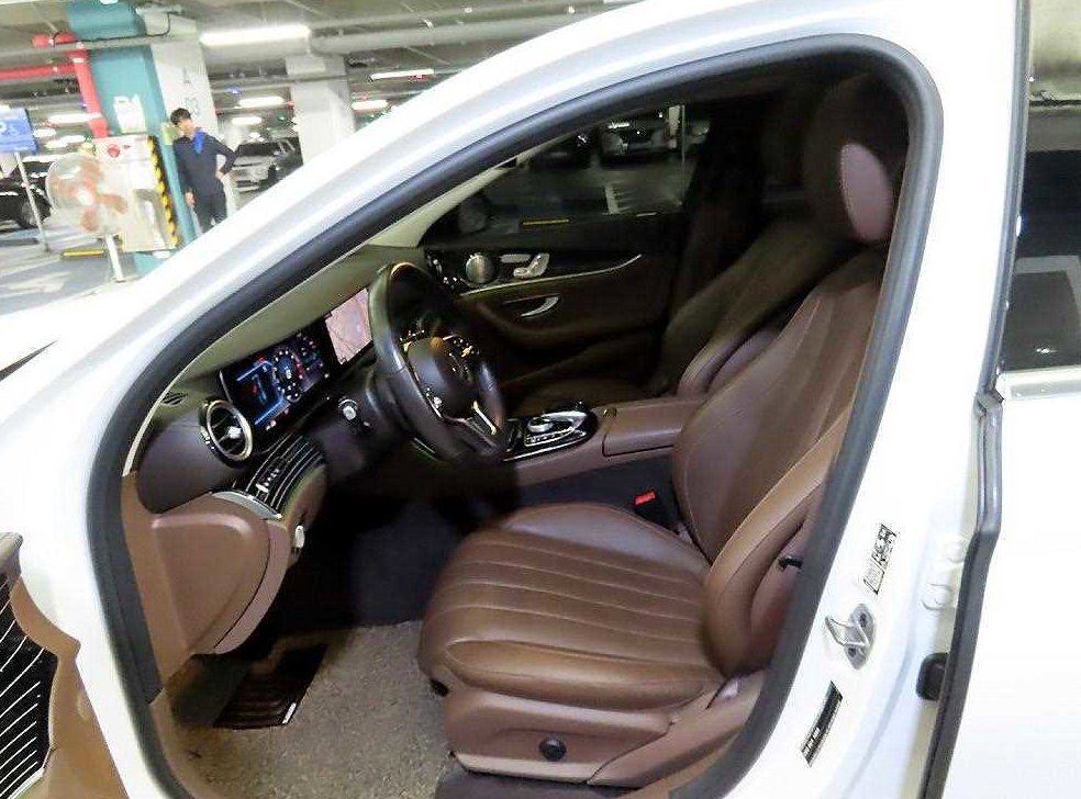 벤츠 E 클래스 E450 4MATIC 익스클루시브 사진 6