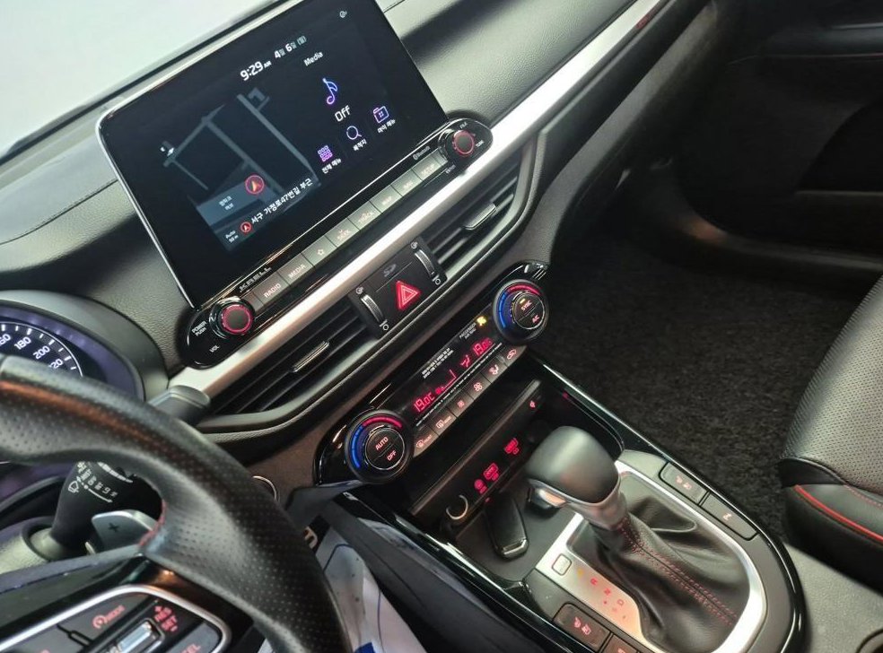 기아 K3 5도어 GT 시그니처 사진 10