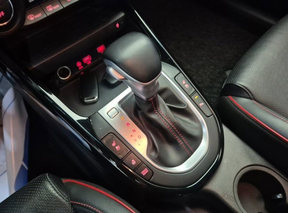 기아 K3 5도어 GT 시그니처 사진 8