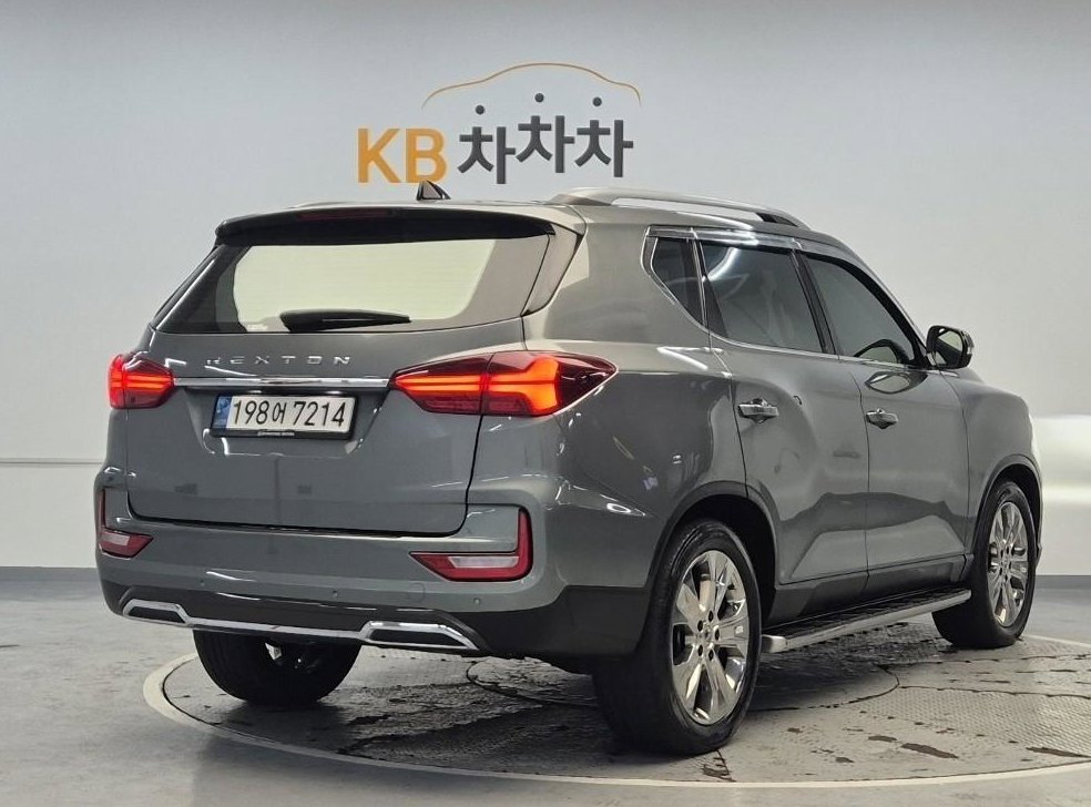 KG모빌리티(쌍용)  렉스턴 디젤 2.2 4WD 프레스티지 사진 4
