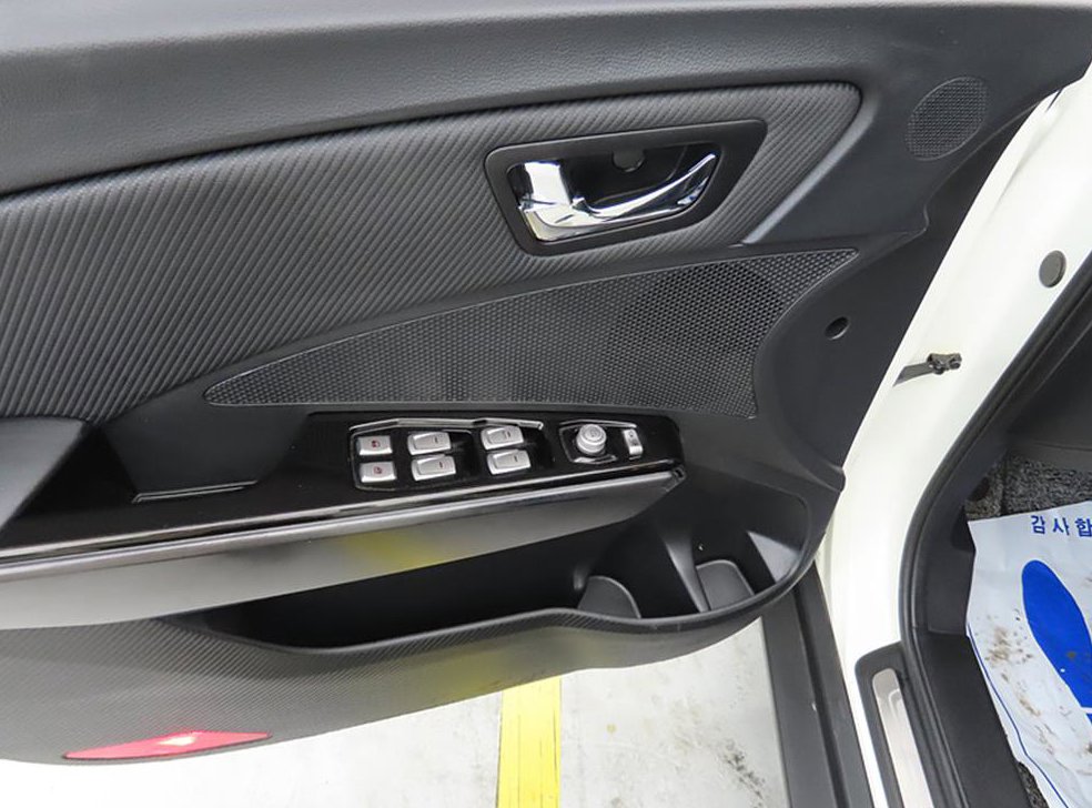 KG모빌리티(쌍용)  티볼리 디젤 2WD 1.6 LX 사진 13
