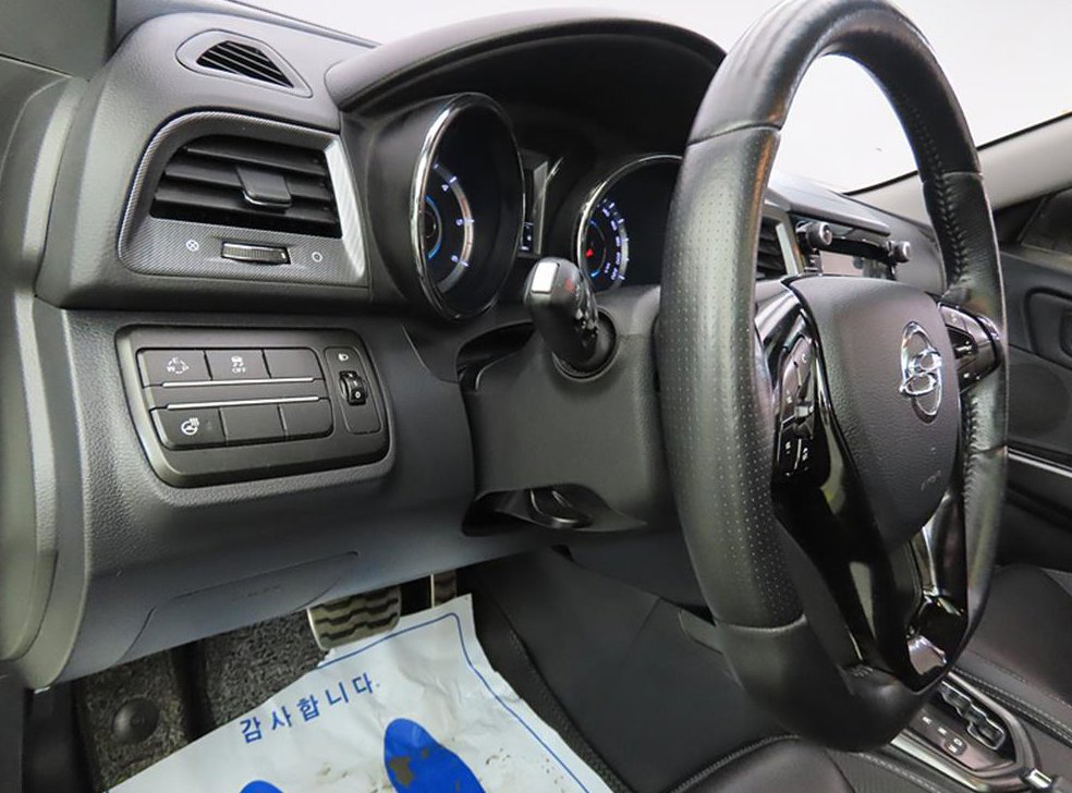 KG모빌리티(쌍용)  티볼리 디젤 2WD 1.6 LX 사진 14