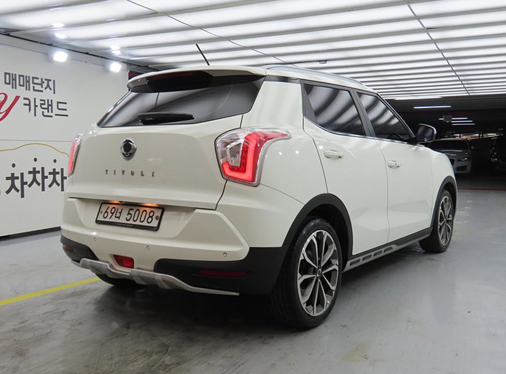 KG모빌리티(쌍용)  티볼리 디젤 2WD 1.6 LX 사진 4