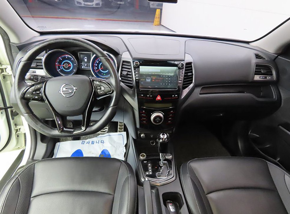 KG모빌리티(쌍용)  티볼리 디젤 2WD 1.6 LX 사진 7