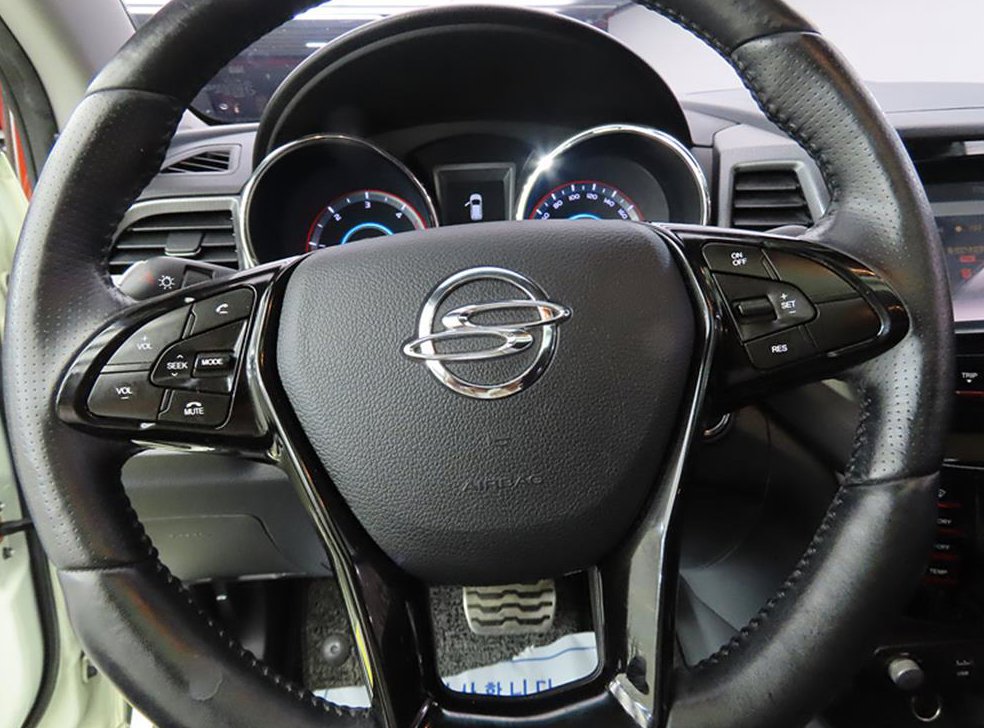 KG모빌리티(쌍용)  티볼리 디젤 2WD 1.6 LX 사진 8