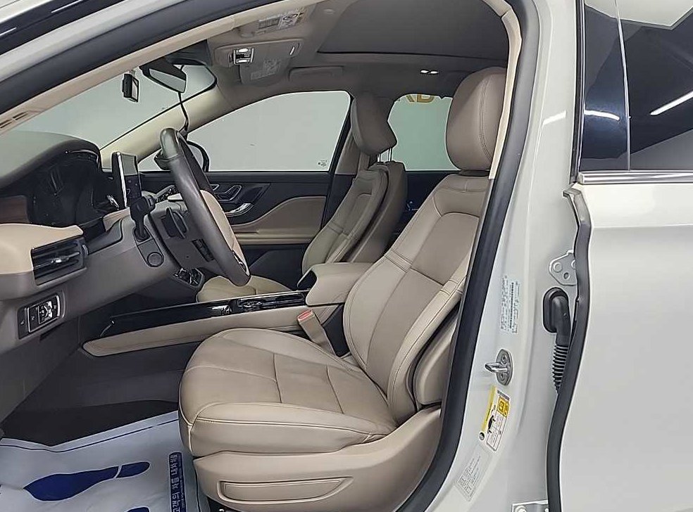 링컨 코세어 2.0 리저브 AWD 사진 11