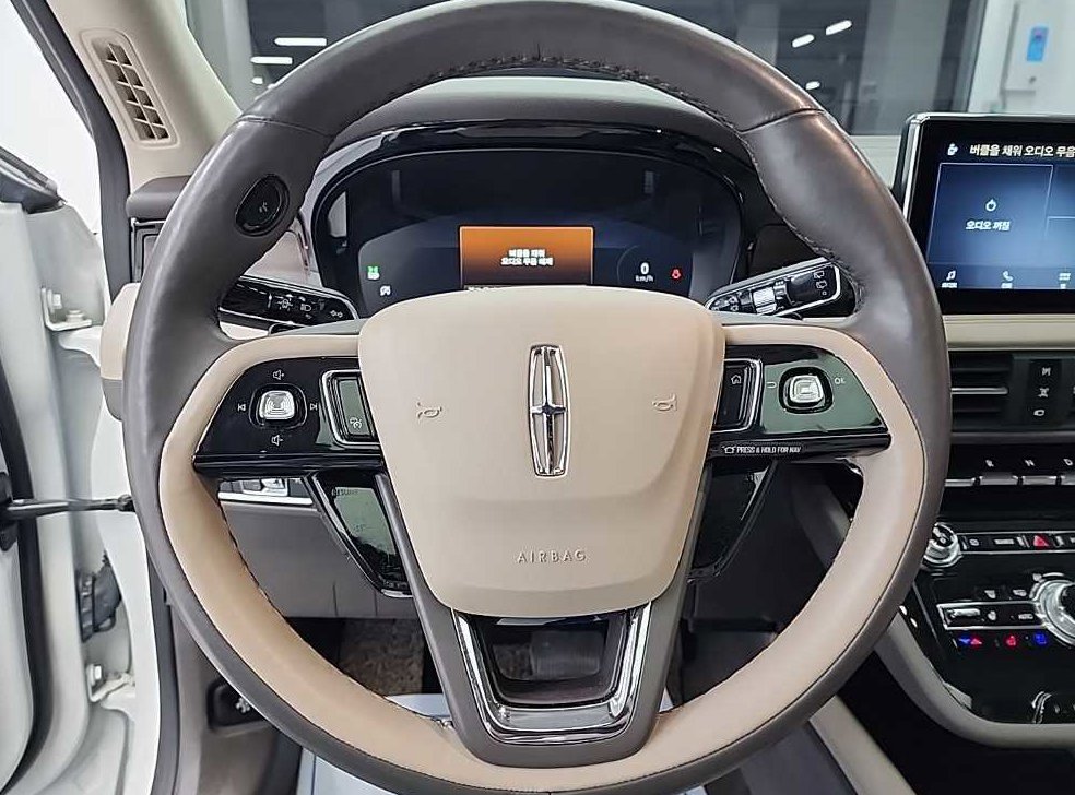 링컨 코세어 2.0 리저브 AWD 사진 9