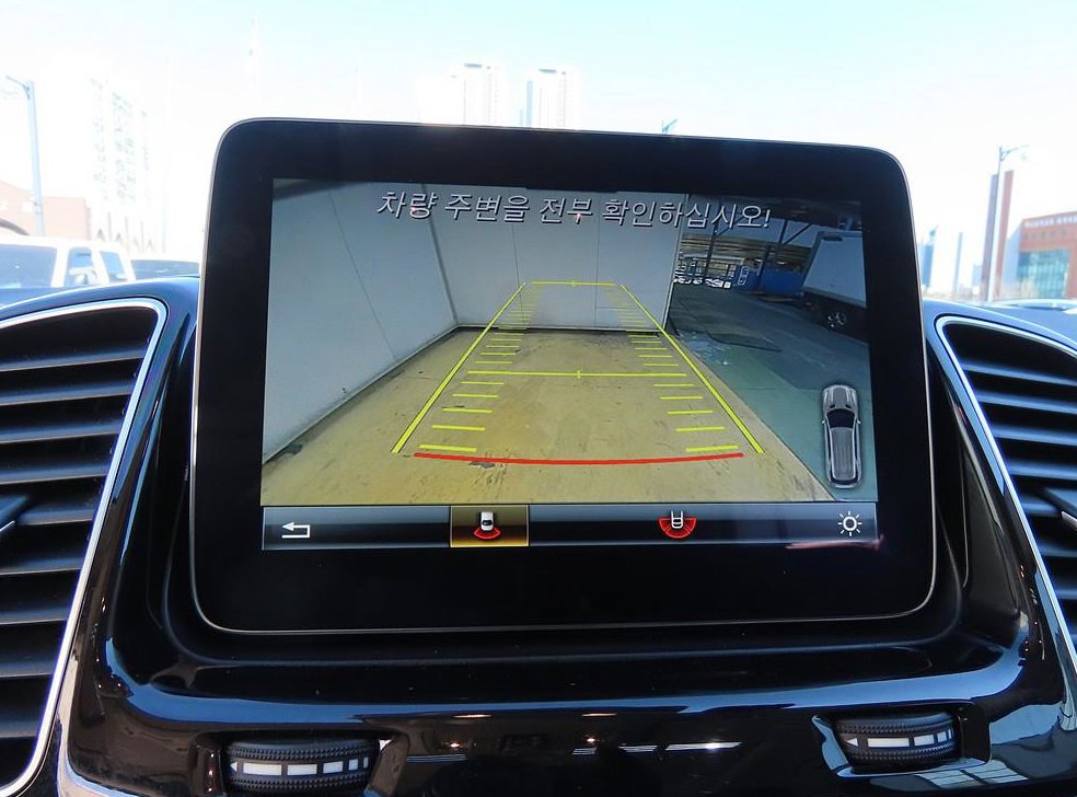 벤츠 GLE 클래스 GLE 350 d 4MATIC 사진 11