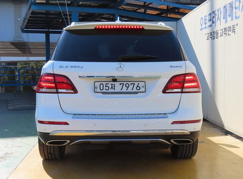 벤츠 GLE 클래스 GLE 350 d 4MATIC 사진 4