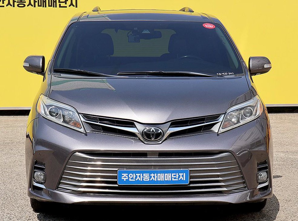 토요타 시에나 3.5 AWD