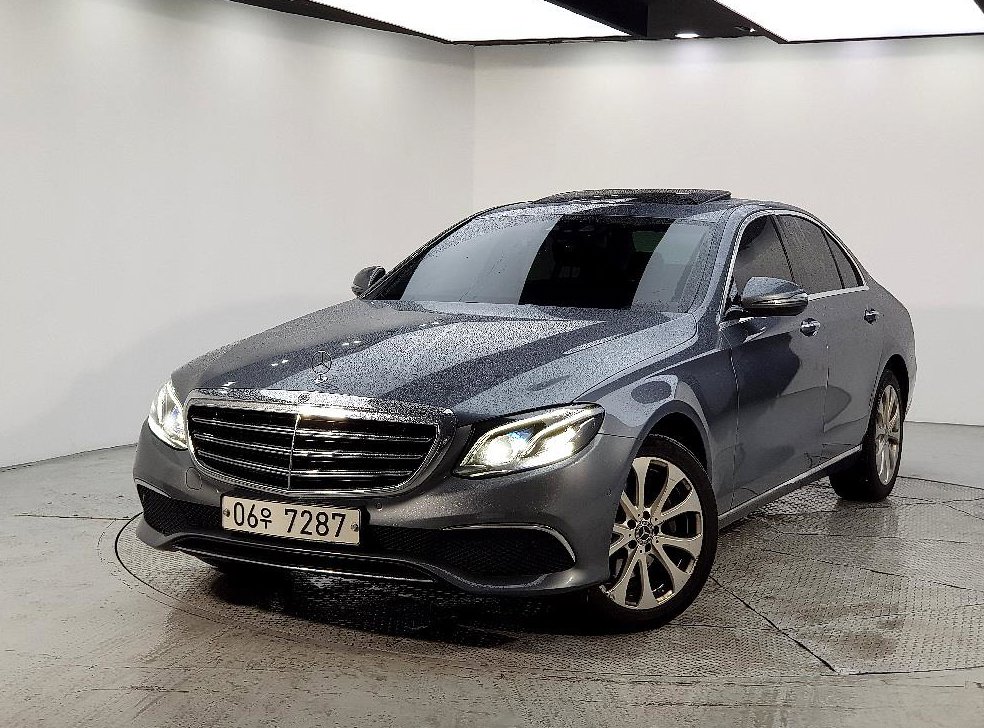 벤츠 E 클래스 E220d 4MATIC 익스클루시브