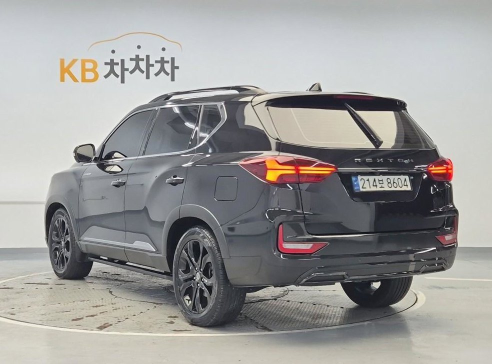 KG모빌리티(쌍용)  렉스턴 디젤 2.2 4WD 더 블랙 사진 2