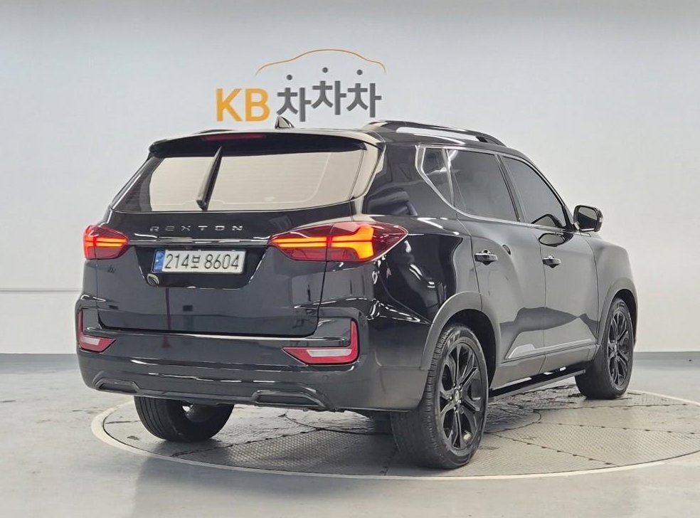 KG모빌리티(쌍용)  렉스턴 디젤 2.2 4WD 더 블랙 사진 3