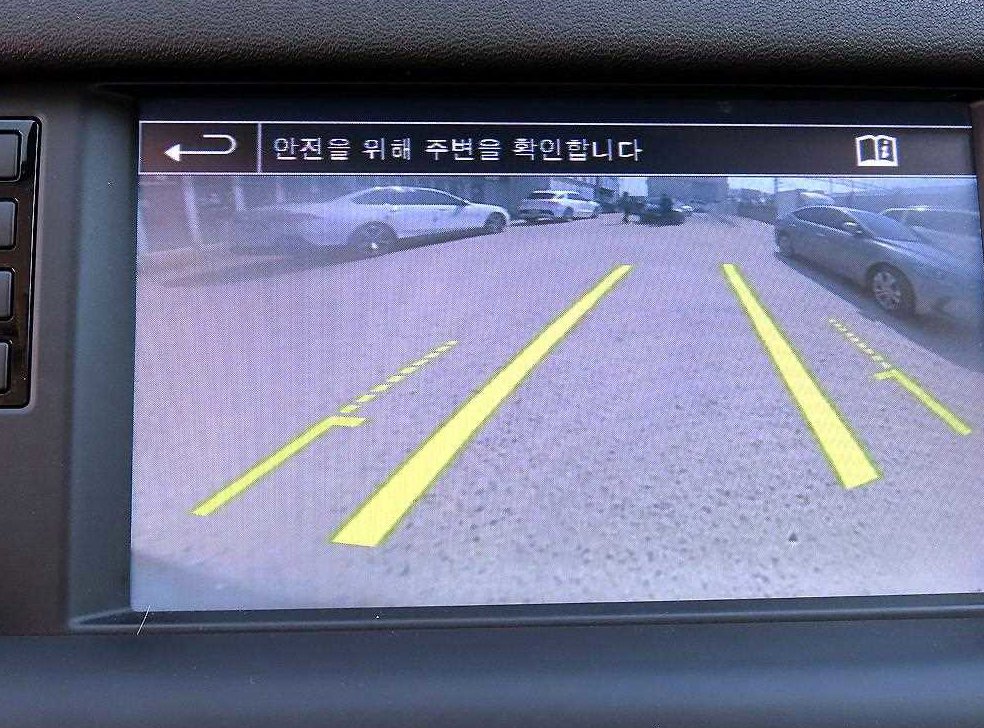랜드로버 디스커버리 스포츠 2.0 TD4 HSE 럭셔리 사진 13