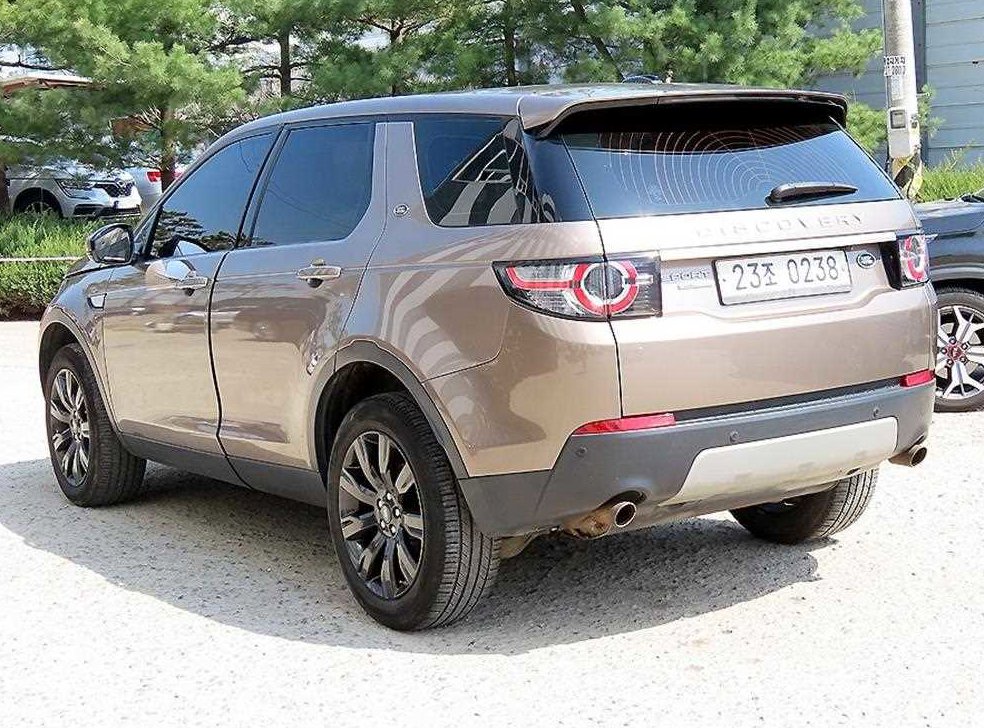 랜드로버 디스커버리 스포츠 2.0 TD4 HSE 럭셔리 사진 3