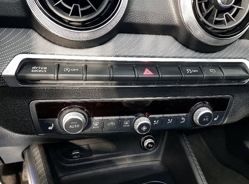 아우디 Q2 35 TDI 프리미엄 사진 11