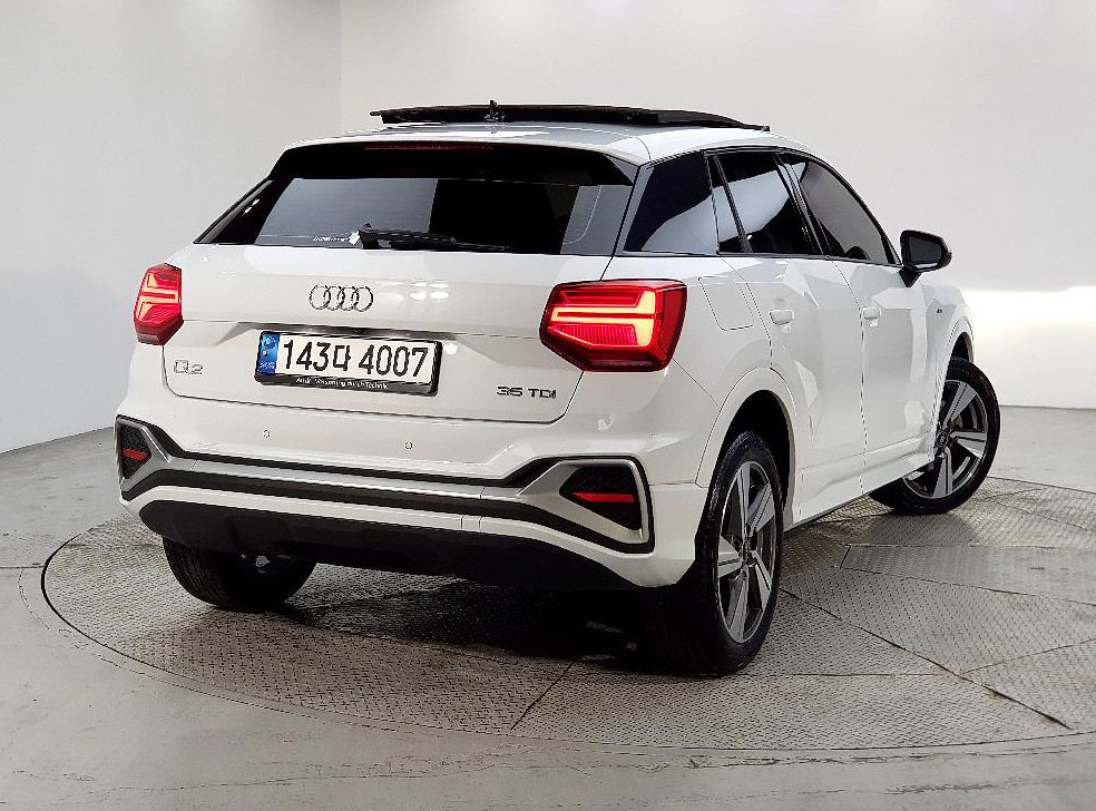 아우디 Q2 35 TDI 프리미엄 사진 4