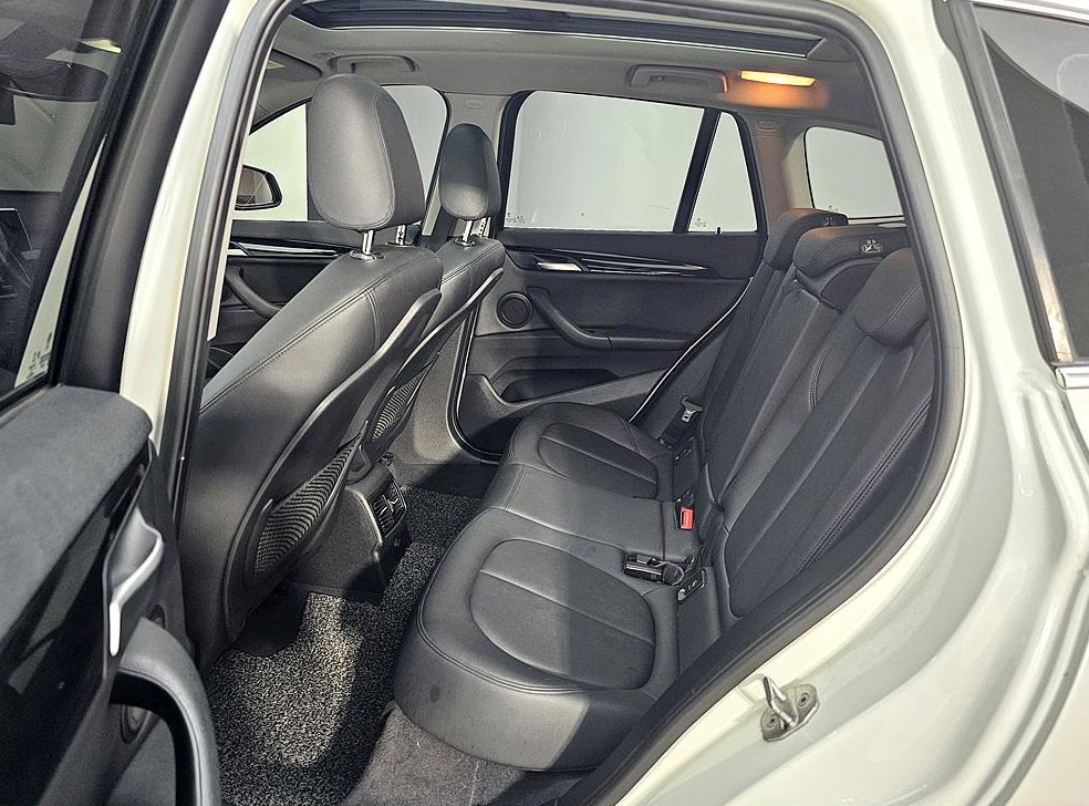 BMW X1 xDrive 18d 사진 8