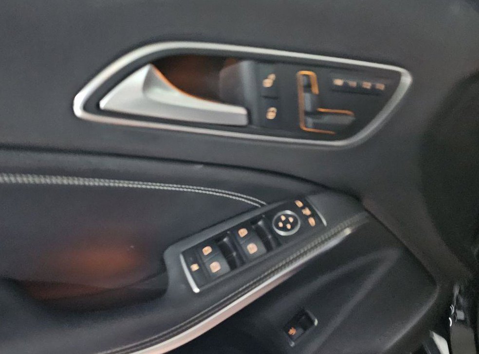 벤츠 GLA 클래스 GLA200 D 사진 12