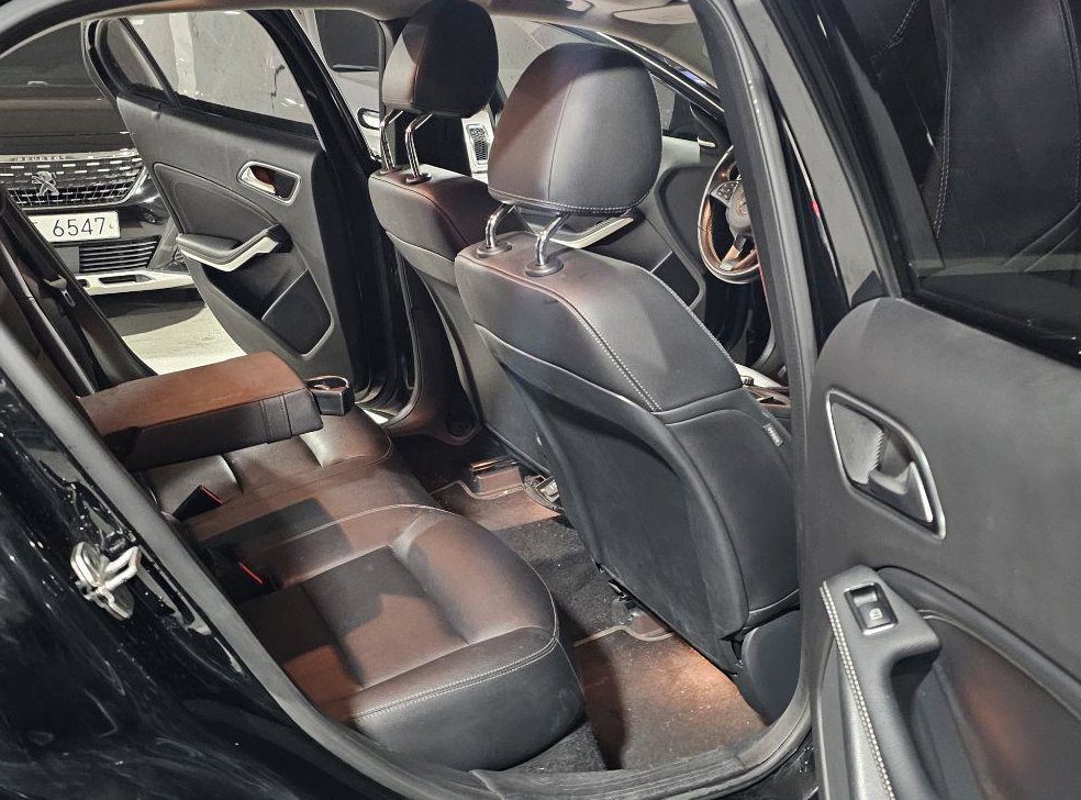 벤츠 GLA 클래스 GLA200 D 사진 16