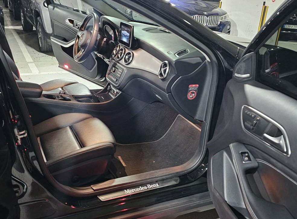 벤츠 GLA 클래스 GLA200 D 사진 17