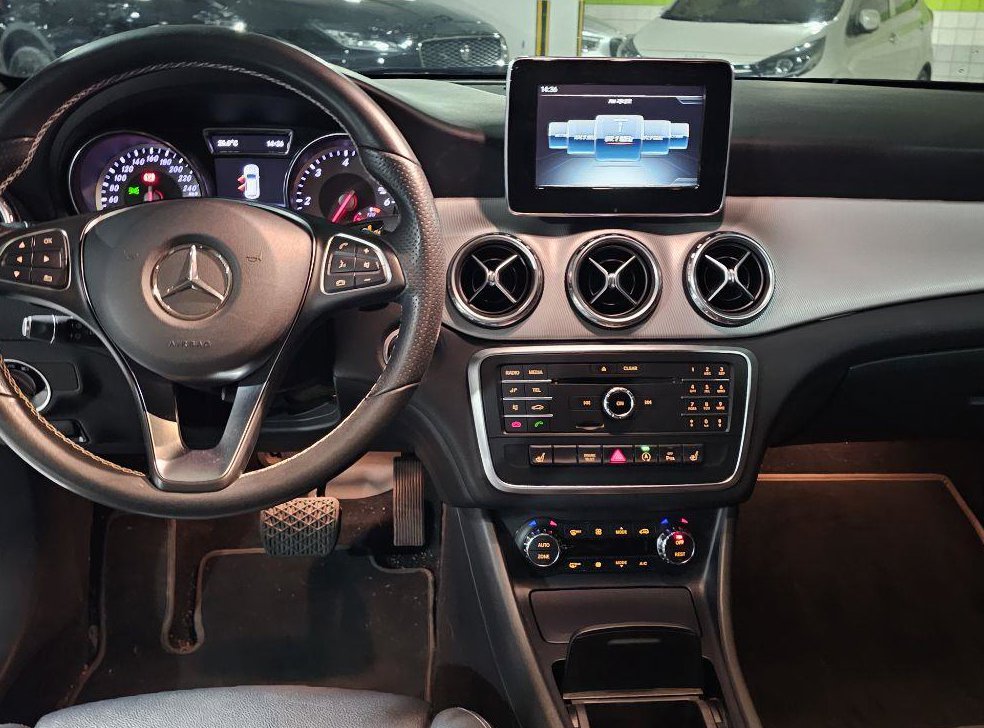 벤츠 GLA 클래스 GLA200 D 사진 7