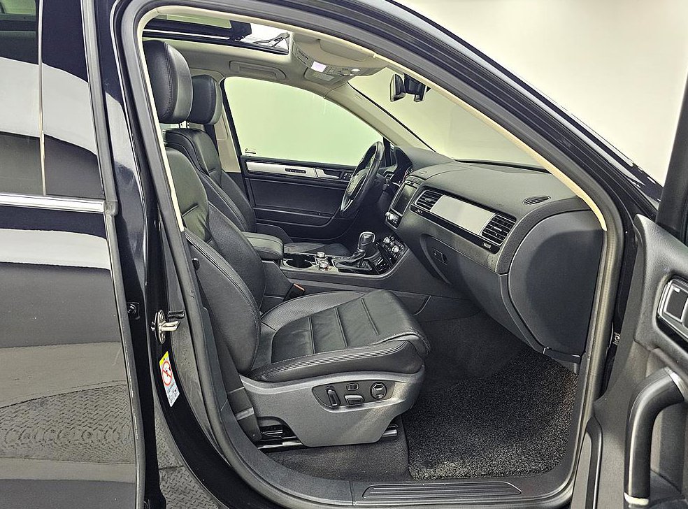 폭스바겐 투아렉 V6 3.0 TDI 블루모션 프리미엄 사진 11