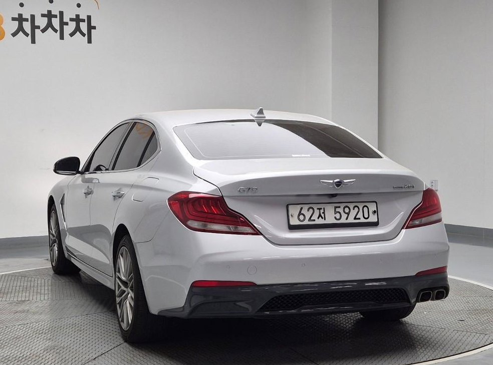 제네시스 G70 2.0T AWD 사진 2