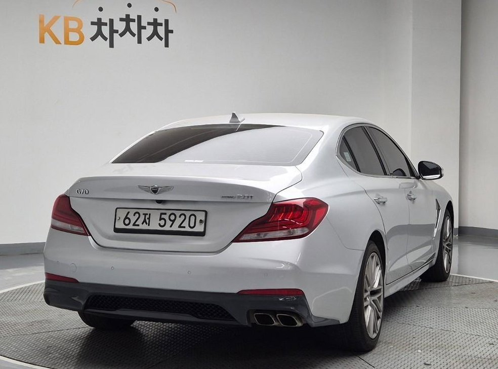 제네시스 G70 2.0T AWD 사진 3