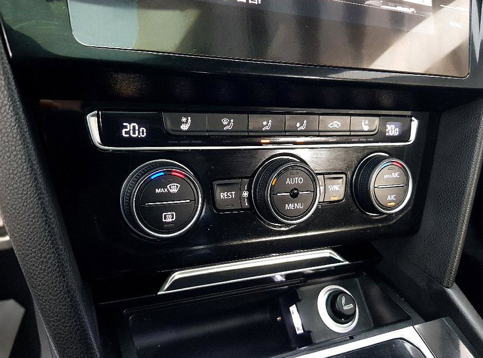 폭스바겐 아테온 2.0 TDI 엘레강스 프레스티지 사진 11